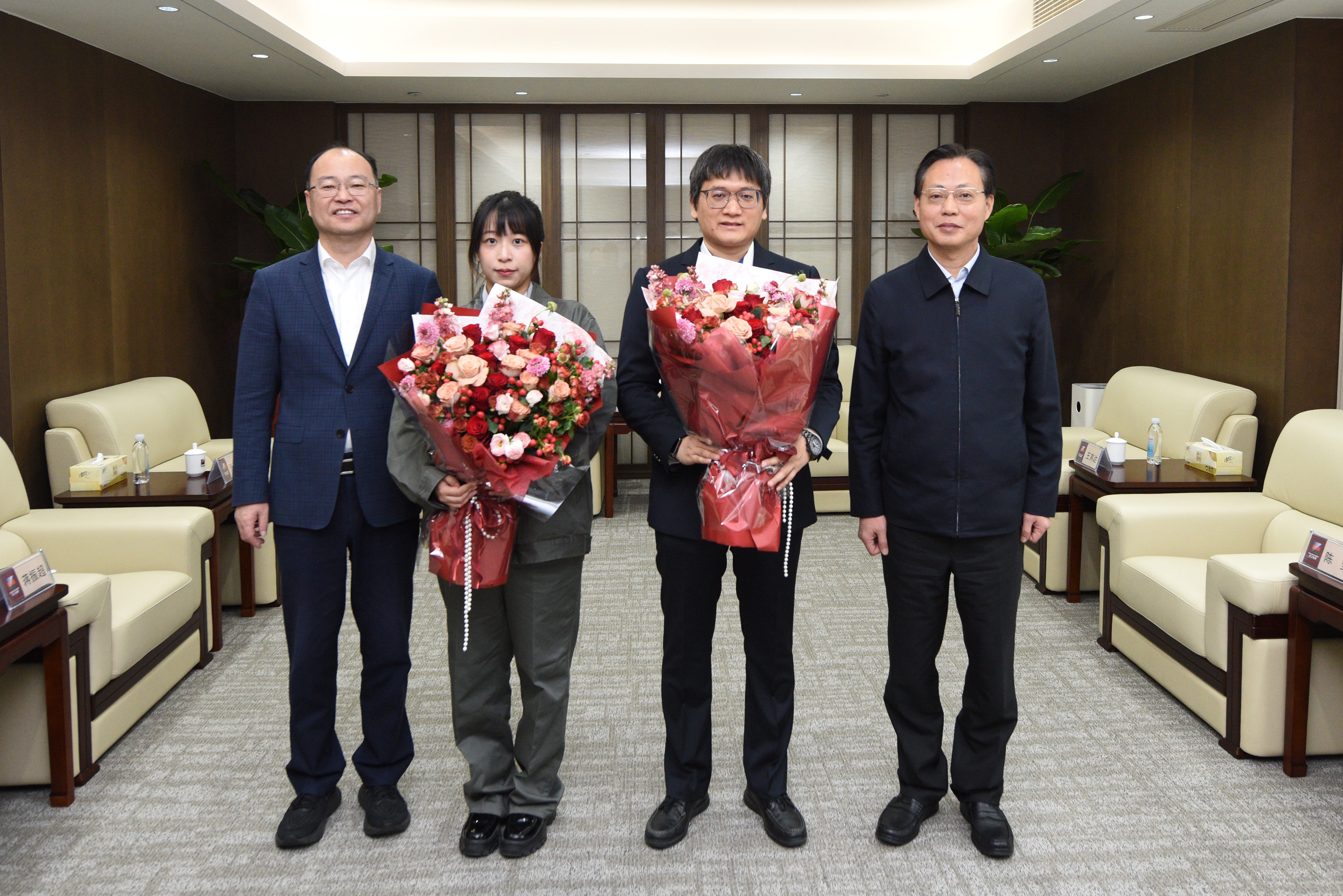 刘盛辉接见集团优秀青年代表