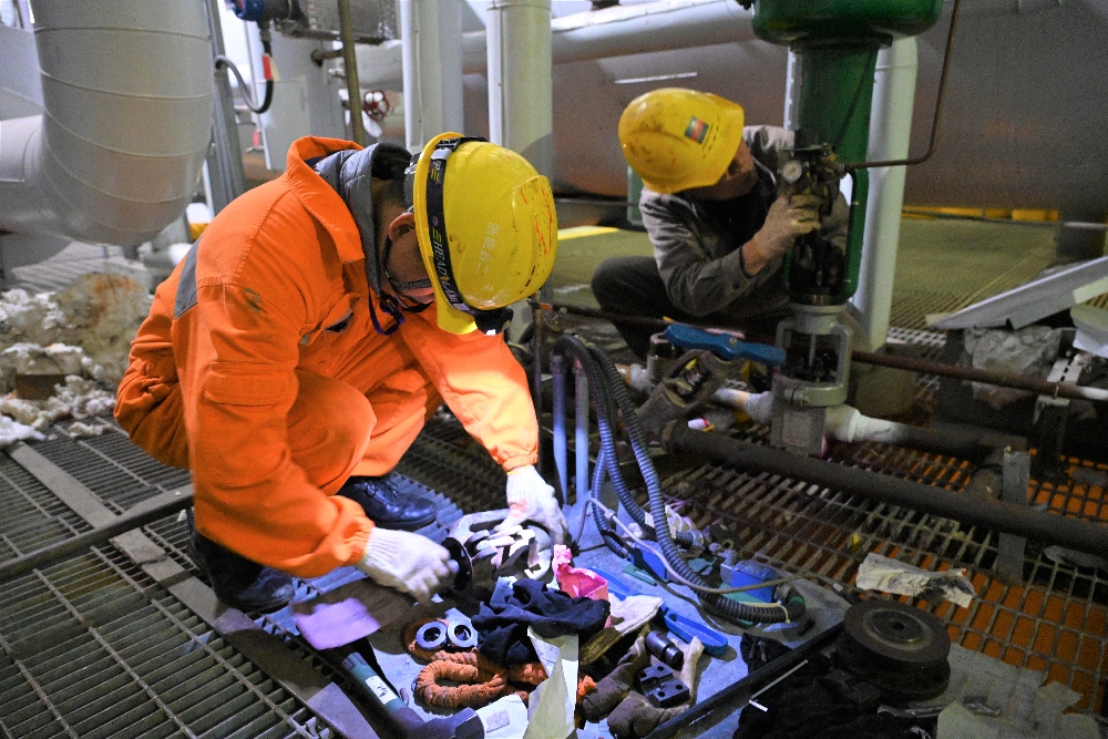 春启·奋进 | 浙能台二电：头盔痕迹显担当