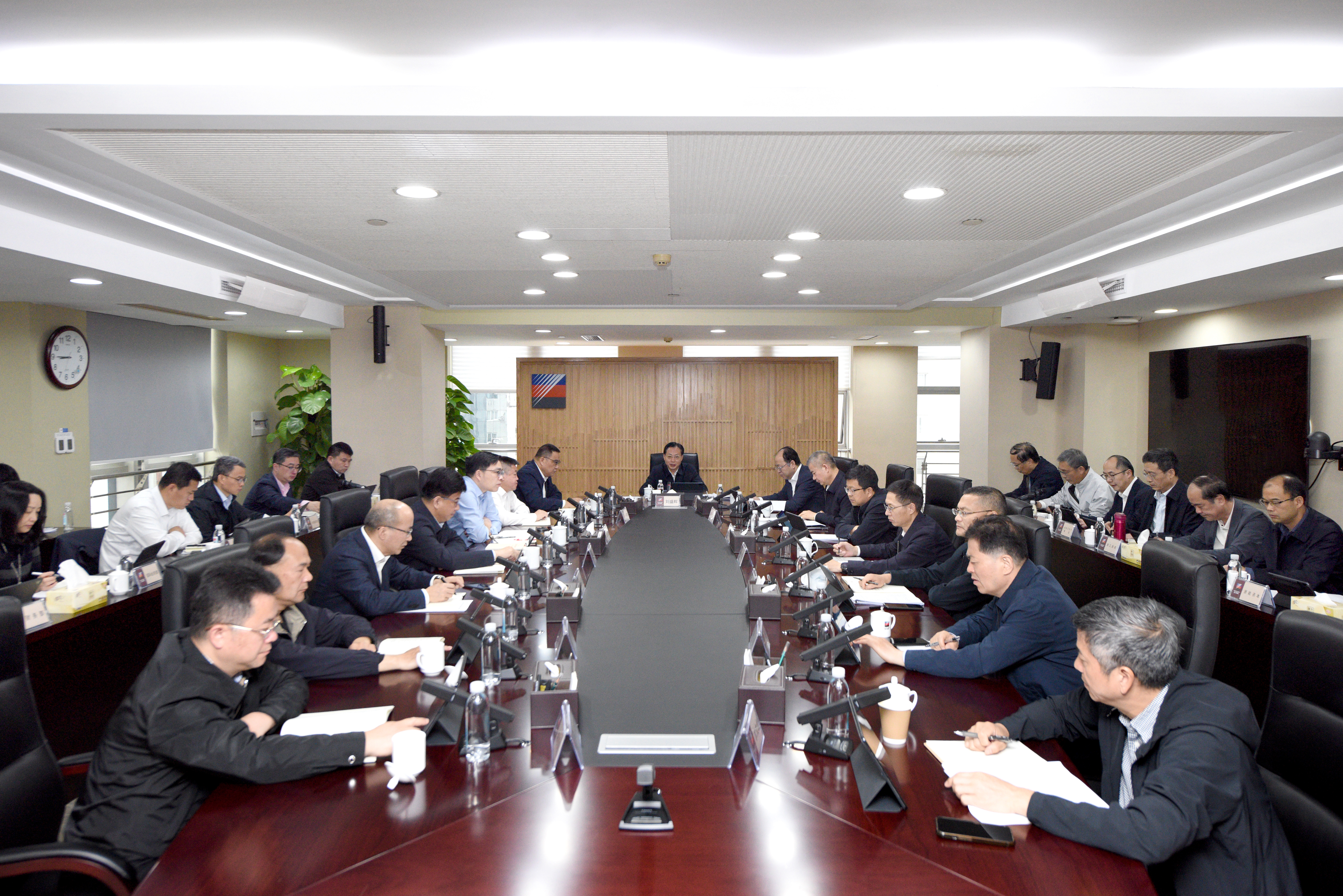 浙能集团党委举办树立和践行正确政绩观学习教育专题读书班暨党委理论学习中心组专题学习（扩大）会