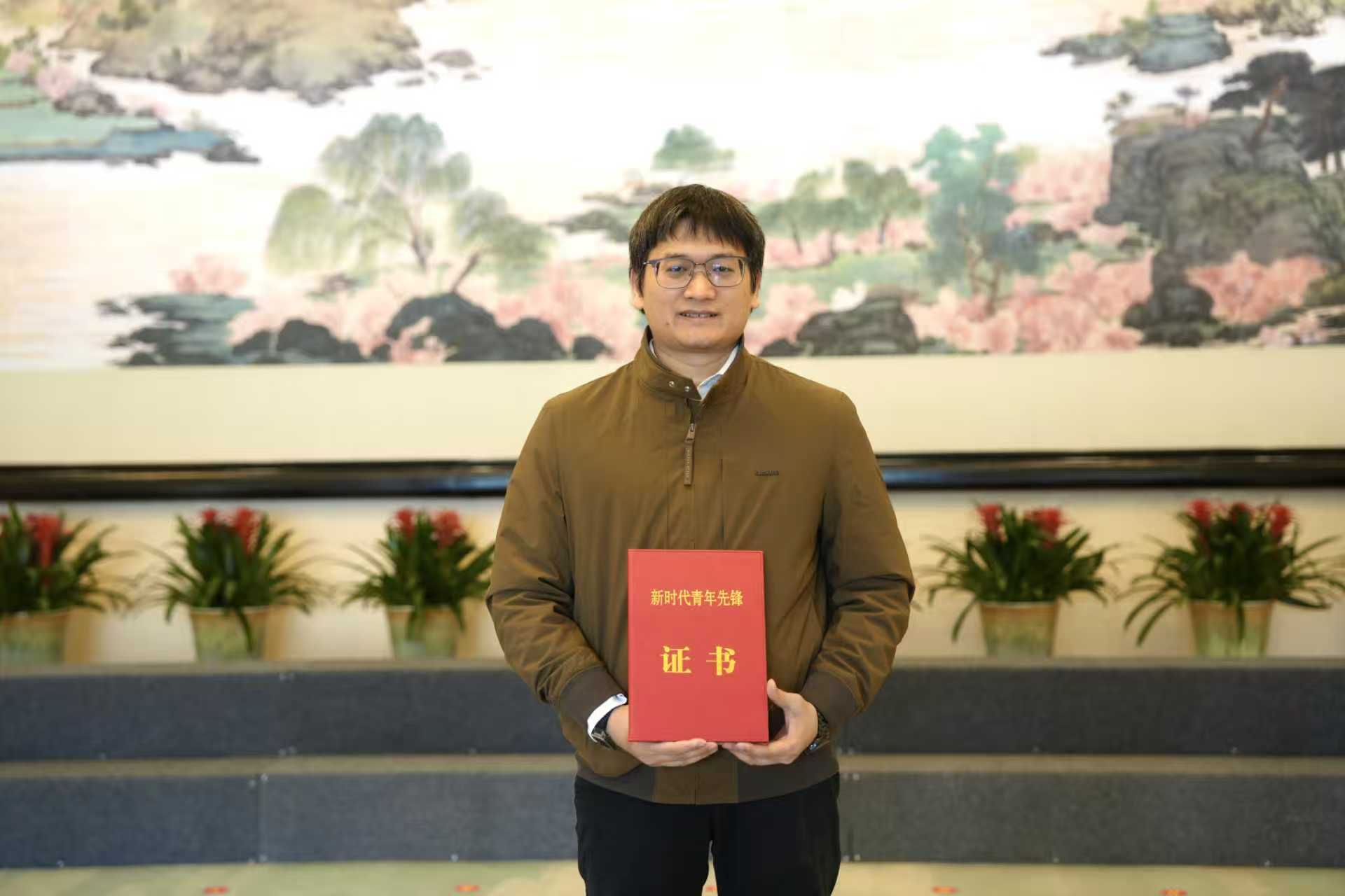 榜样的力量 | 新时代青年先锋奖获奖者李浩源：指尖跃代码 青春写华章